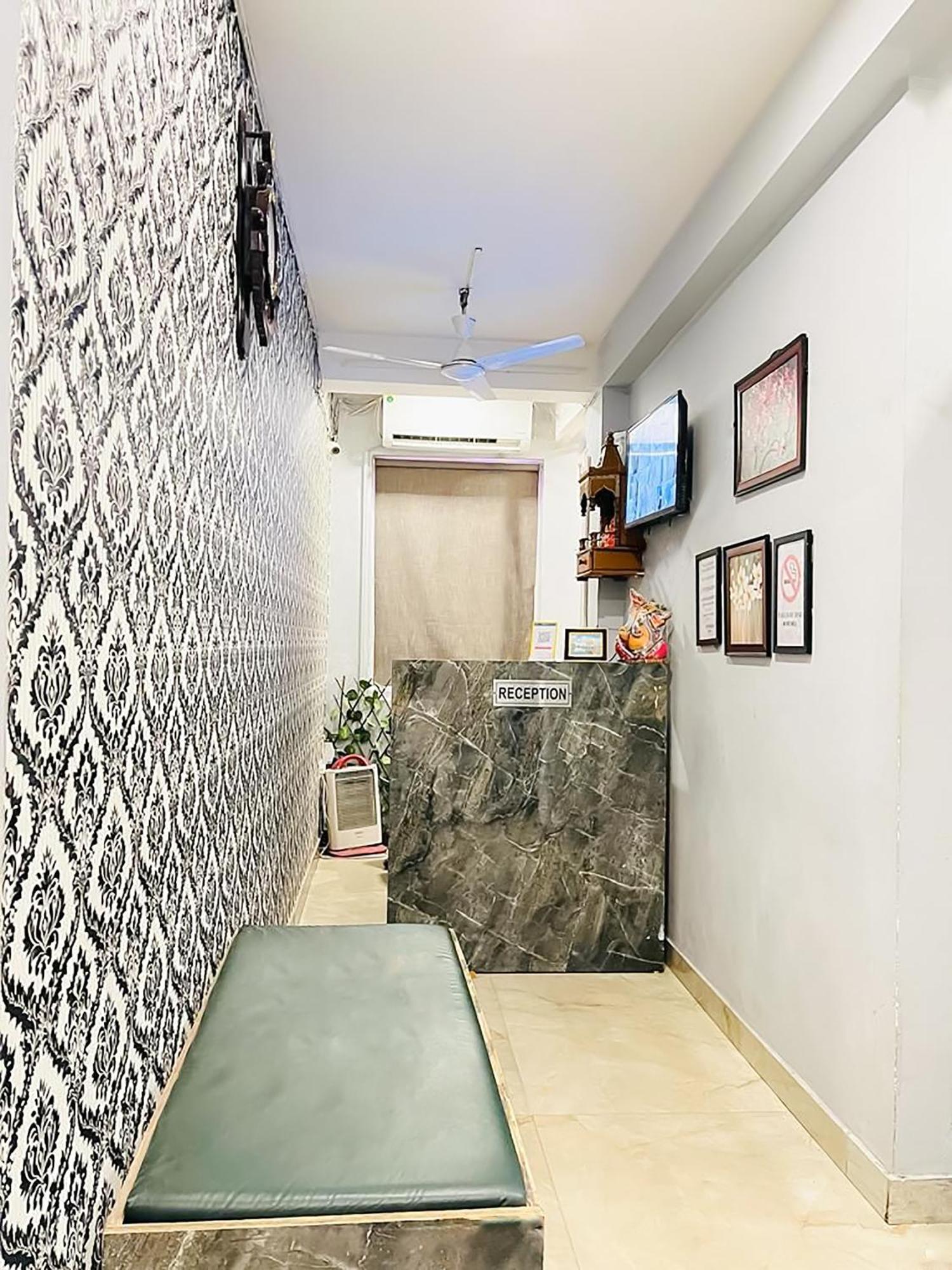 Hotel Blu - Saket Dlf Avenue Nueva Delhi Exterior foto